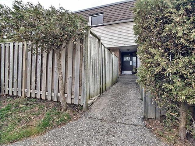 11 - 1300 Oxford St