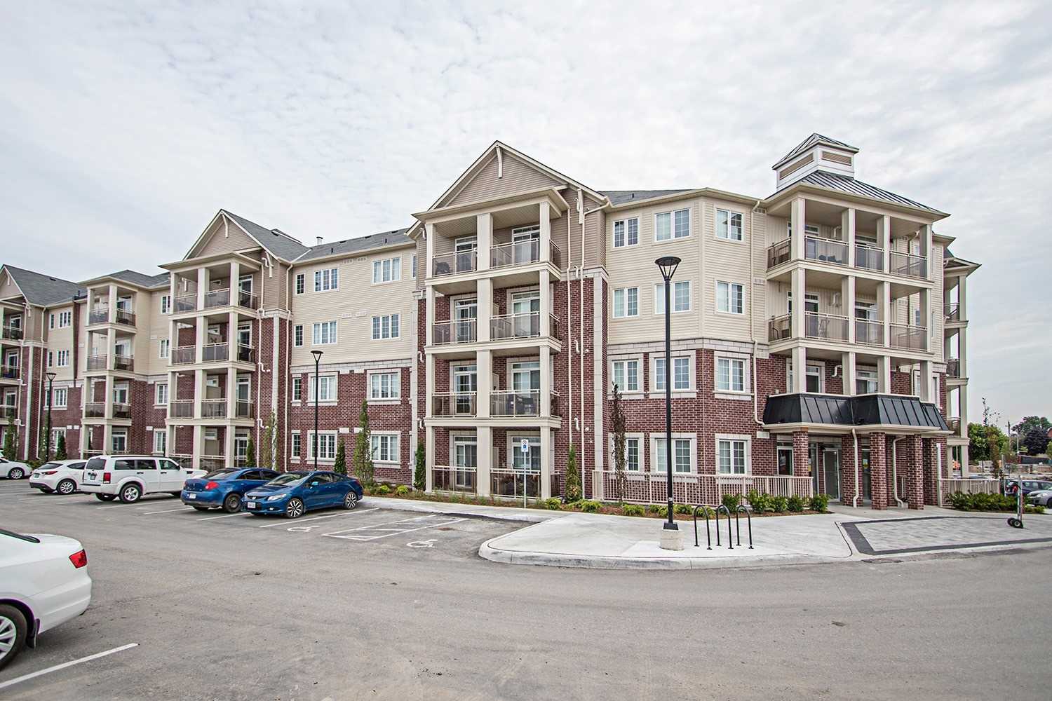 408 84 Aspen Springs Dr, Bowmanville Sold, E4450577 Condos.ca