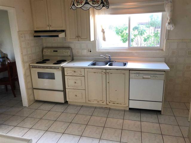 12 Mcclure Cres