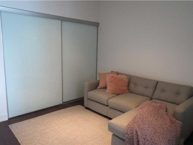 612 - 1190 Dundas St E