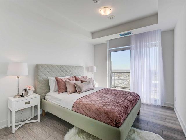 PH02 - 1255 Bayly St