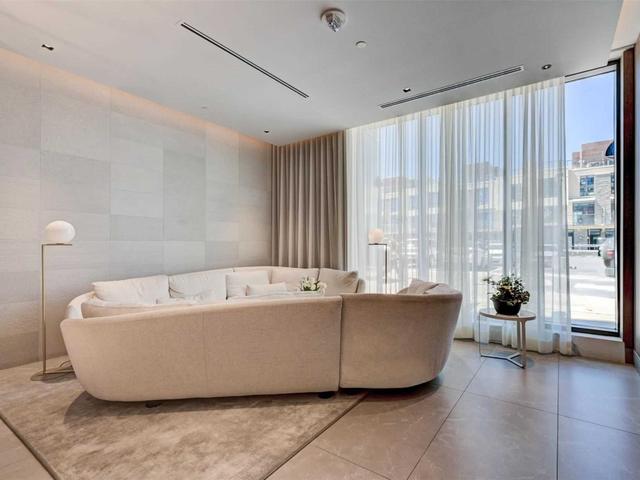 PH04 - 1255 Bayly St