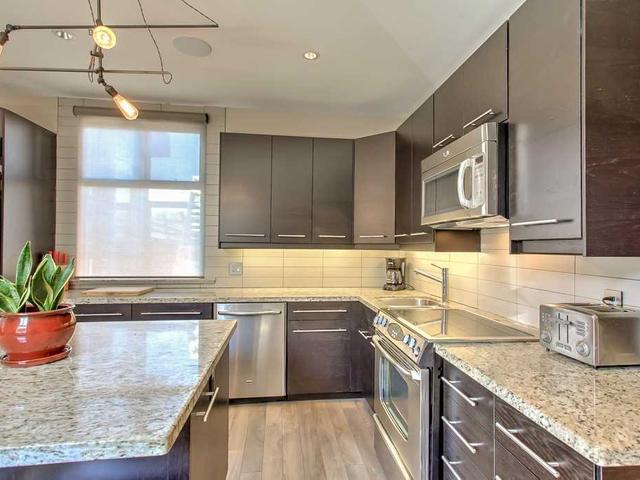 201 - 326 Carlaw Ave