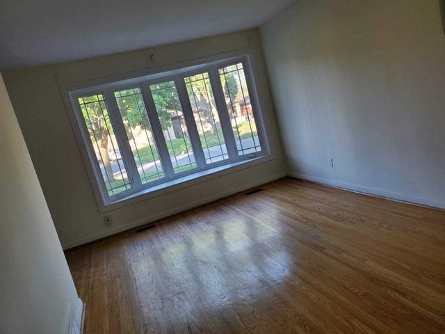- Main - 14 Lakeland Cres