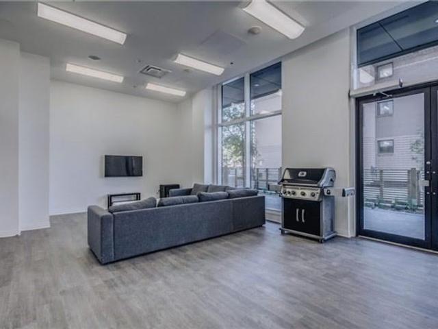 843 - 1900 Simcoe St N