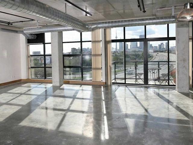 322 - 68 Broadview Ave