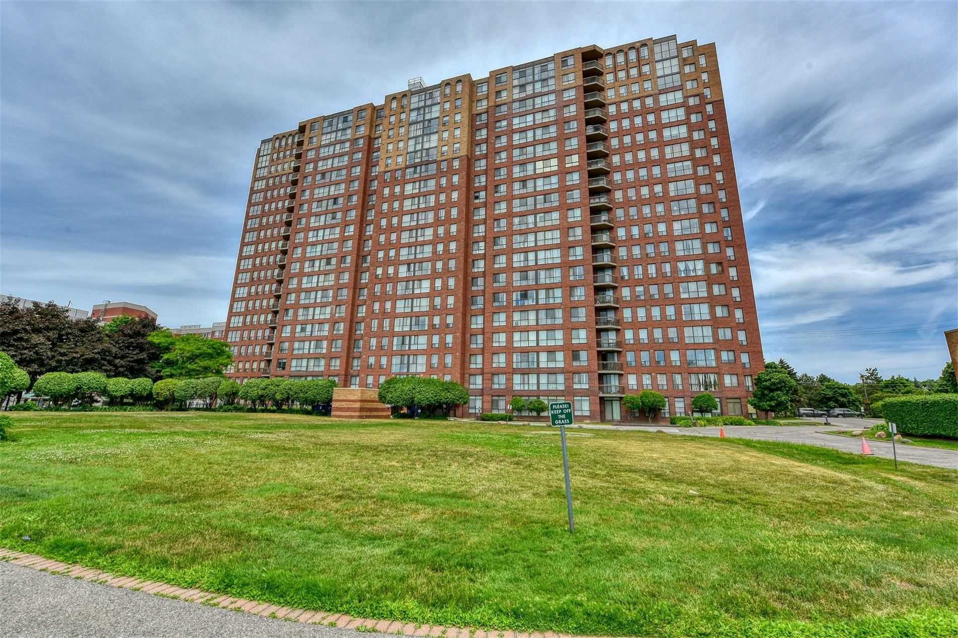 1506 - 330 Mccowan Rd, Scarborough | Sold, E4818073 | Condos.ca