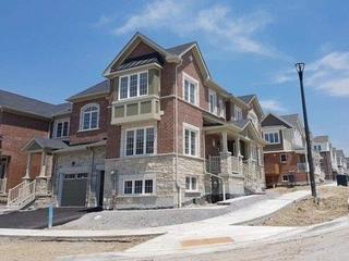 2450 Moonlight Cres