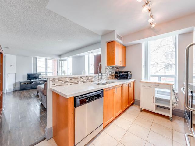 220 - 1733 Queen St E