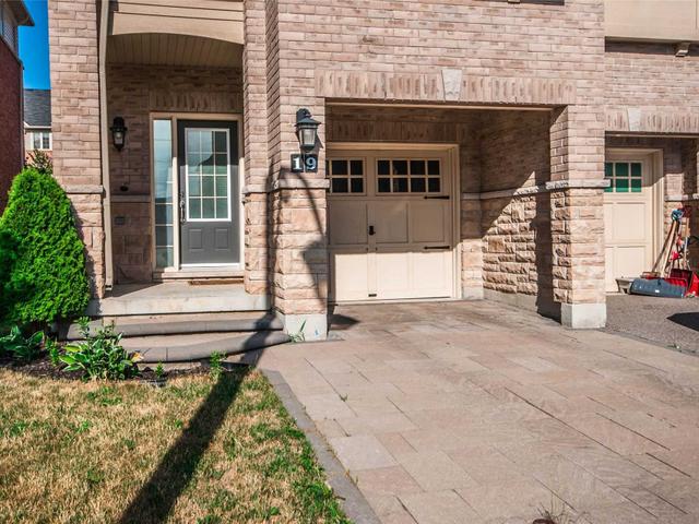 19 Blunden Rd