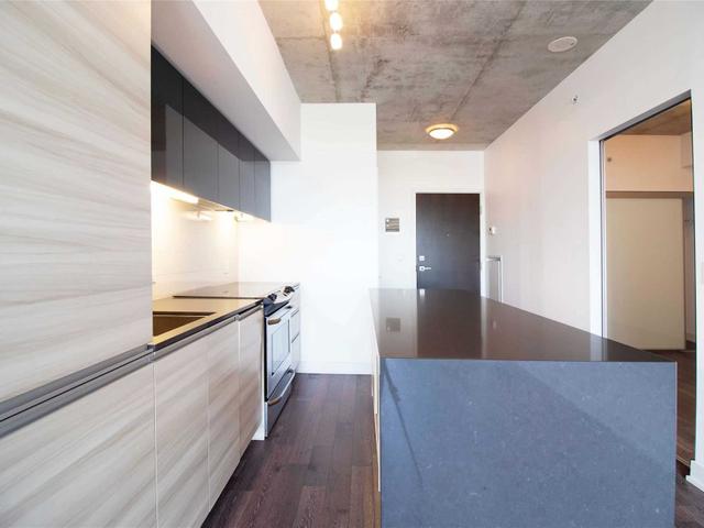 1004 - 1190 Dundas  St E