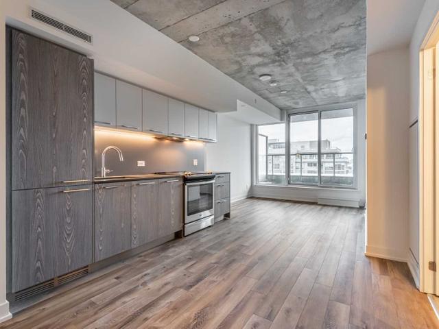 1022 - 30 Baseball Pl