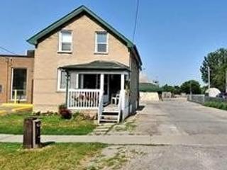13 Wilson St S
