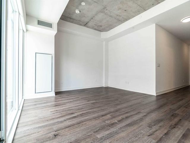 507 - 15 Baseball Pl