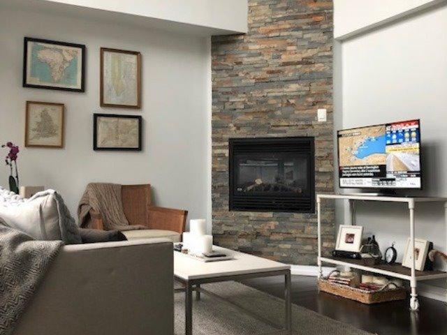 202 - 1852 Queen St E