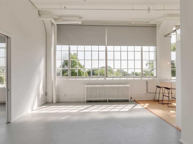 407 - 245 Carlaw Ave