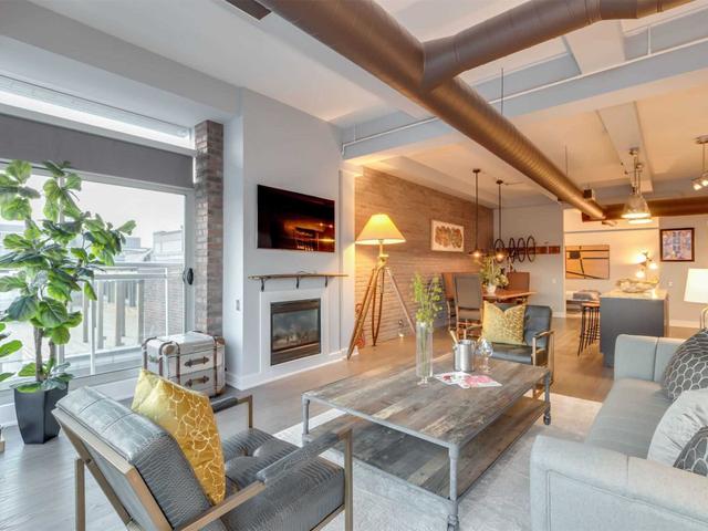 804 - 233 Carlaw Ave