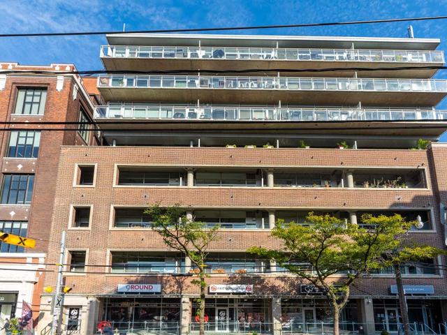 #301 - 233 Carlaw Ave