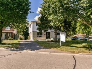 686 Nairn Crt