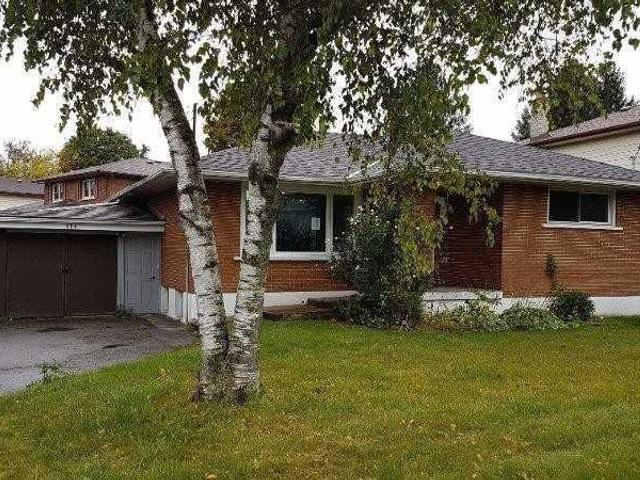 306 Labrador Dr