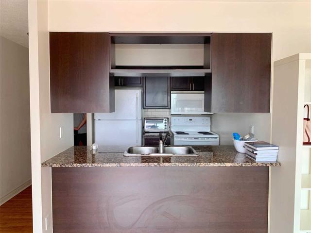 1907 - 70 Town Centre Crt