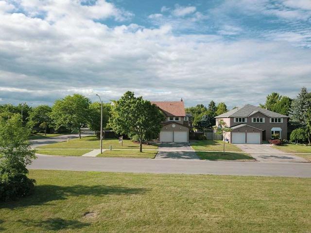 122 Lake Driveway Dr W