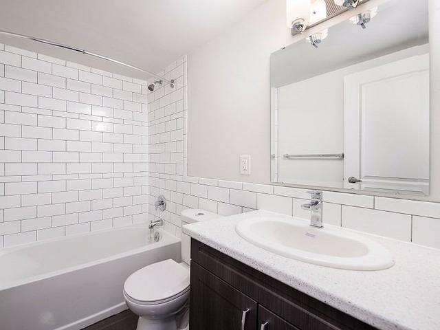 205 - 3967 Lawrence Ave E