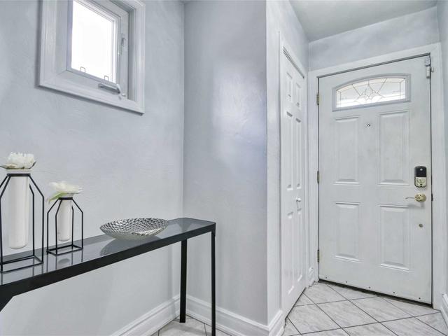 111 Flora Dr