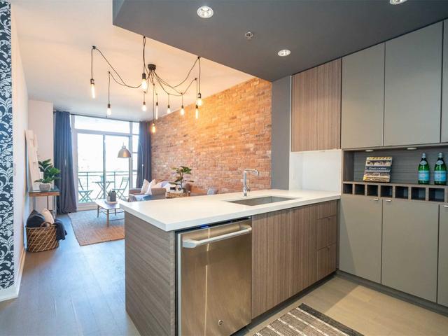 202 - 88 Colgate Ave