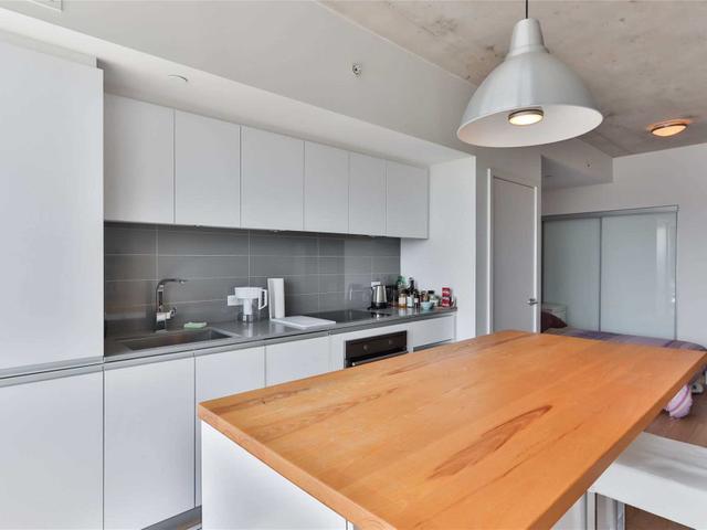 708 - 1190 Dundas St E