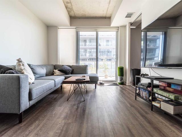 303 - 15 Baseball Pl