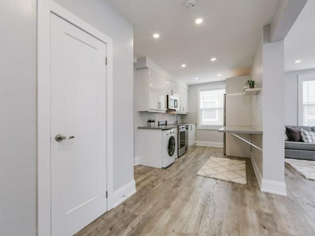 1 - 1492 Dundas St E