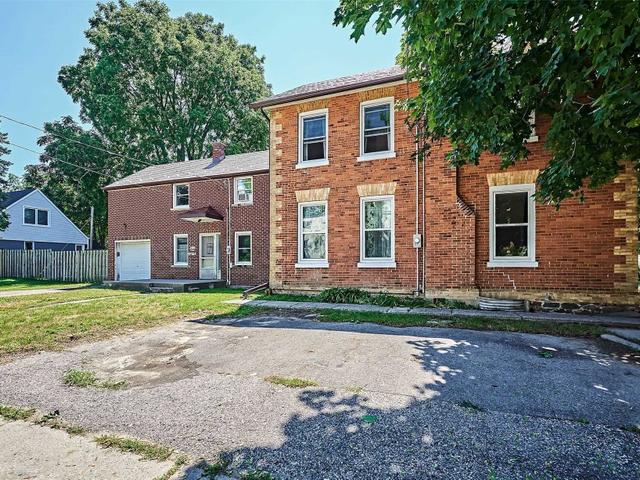 141 Pine St