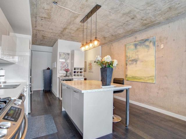 312 - 1201 Dundas St E