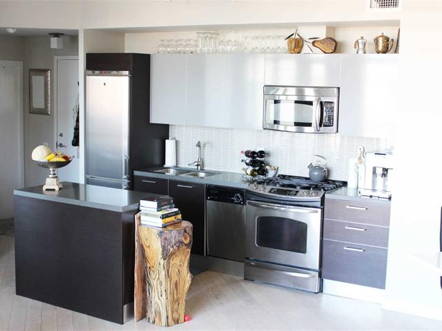 416 - 319 Carlaw Ave