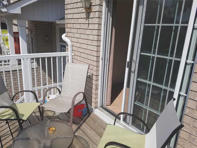 712 Warden Ave