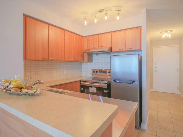 3316 - 36 Lee Centre Dr