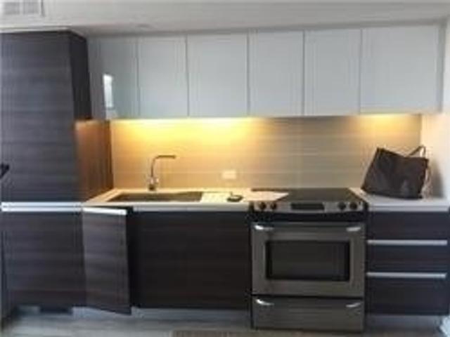 527 - 1190 Dundas St E