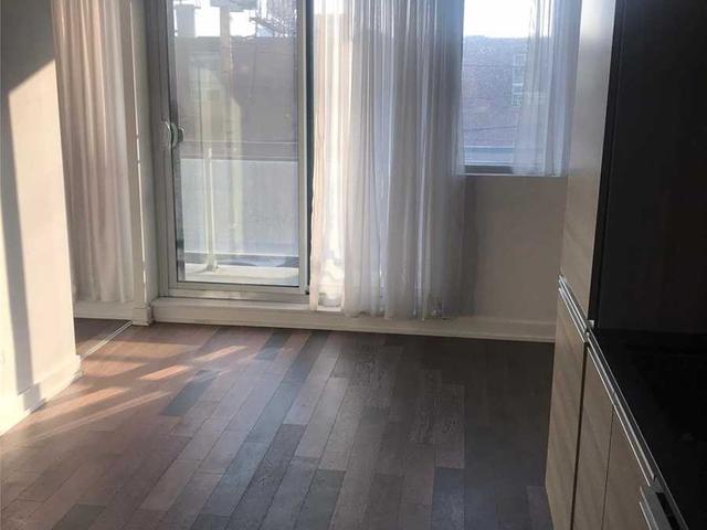 217 - 1190 Dundas St