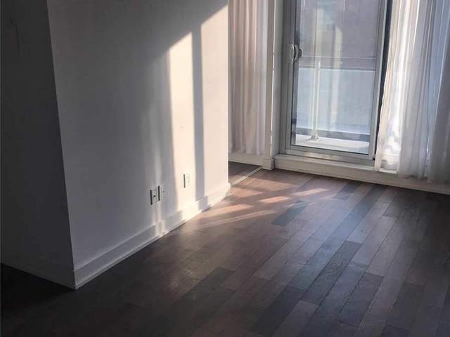 217 - 1190 Dundas St