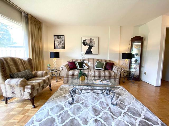 # 28 - 11 Livonia Pl