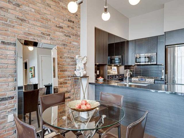 PH 727 - 88 Colgate Ave