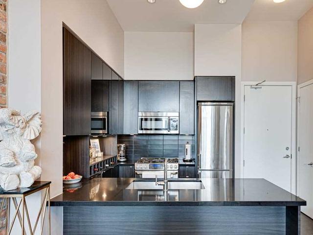 PH 727 - 88 Colgate Ave