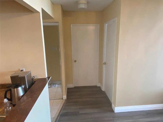 1616 - 5 Greystone Walk Dr