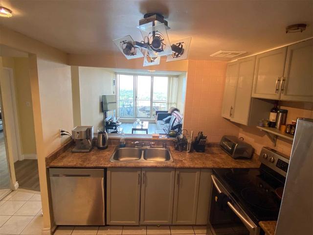 1616 - 5 Greystone Walk Dr