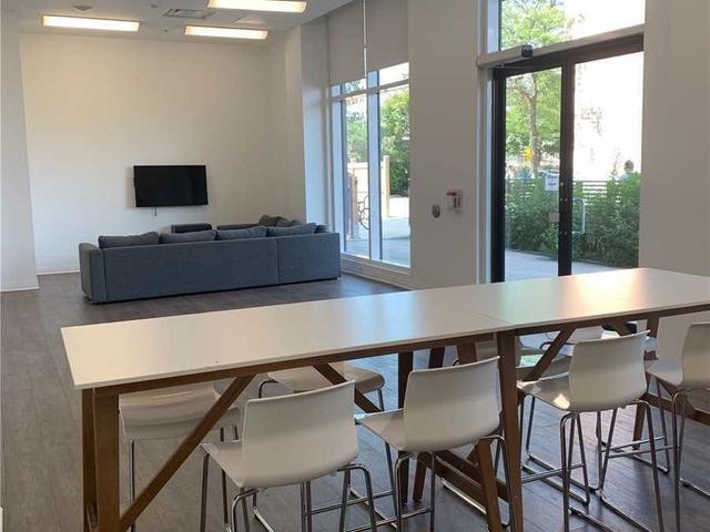 830 - 1900 Simcoe St N