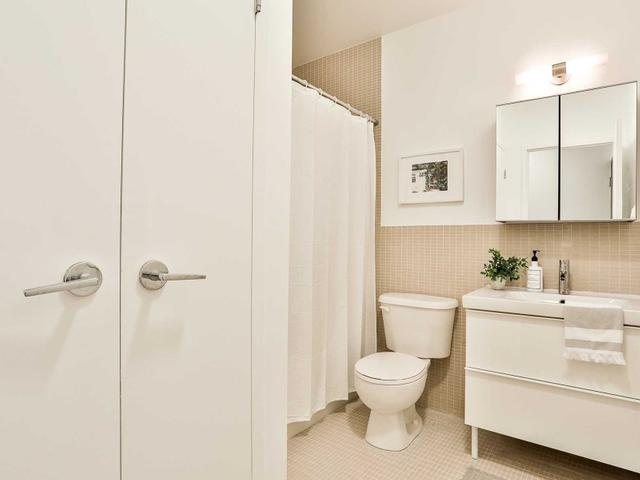 419 - 233 Carlaw Ave