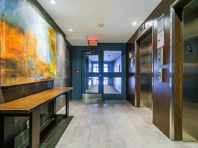 202 - 625 Queen St E