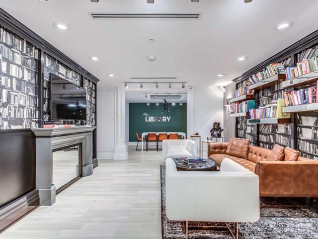 218 - 1190 Dundas St E