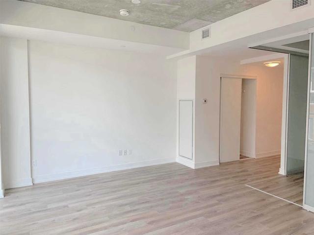 720 - 15 Baseball Pl